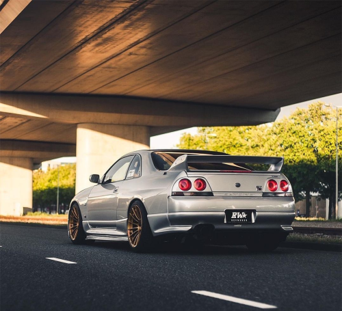 autoporn-net:  Skyline R33 GT-R V-Spec