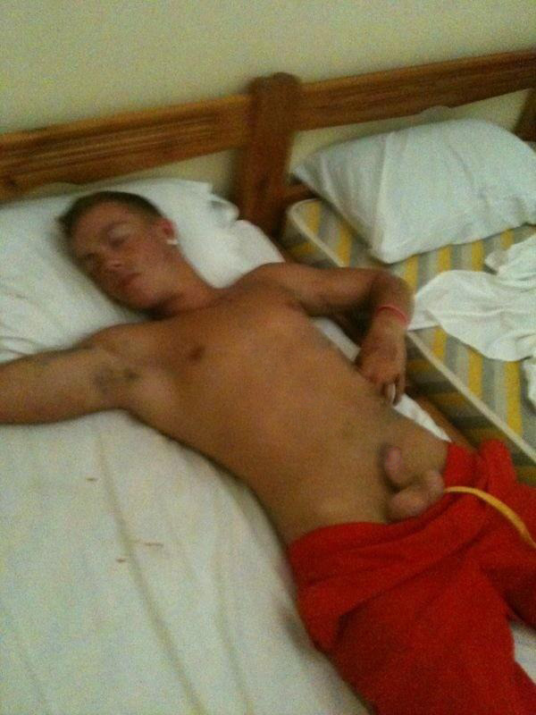 guyspantsdown:  After the party 