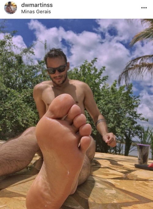 Porn Bound guys feet photos