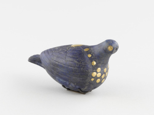 idionkisson:archaicwonder:Elamite Gold and Lapis Lazuli Figurine of a Dove, Middle Elamite Period, C