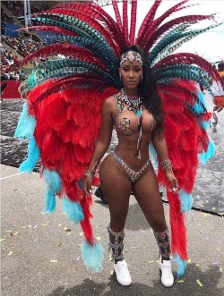 boaboz2009:  Carnival 🤔⌛️🍯😳😲😜😍🔥🔥🔥🔥  SHE&rsquo;S FUCKIN GORGEOUS!