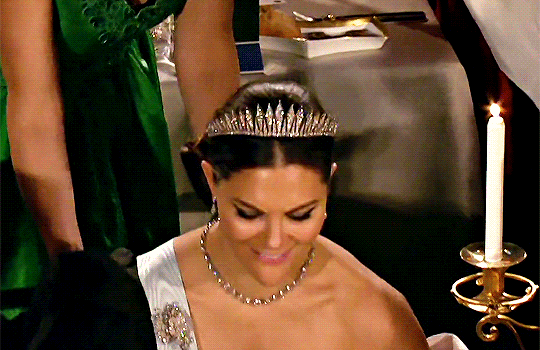 b282bdebb57abca41fb854f43138936a1c193029.gif