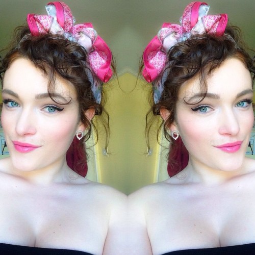 Where&rsquo;s the sun gone!? @powder_uk #powderuk #fblogger #selfie #pinup