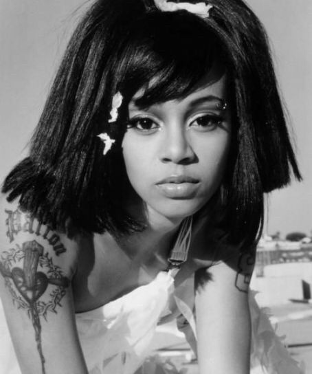 ladiesofhollywood:  RIP Left Eye April 25 