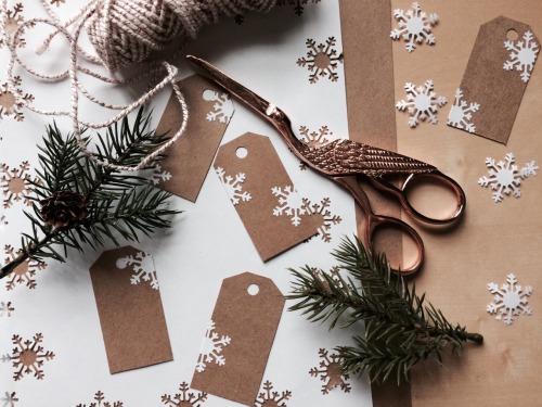 lillastudies:More gift tags ❄️️Diy gift tags from last year ❄️