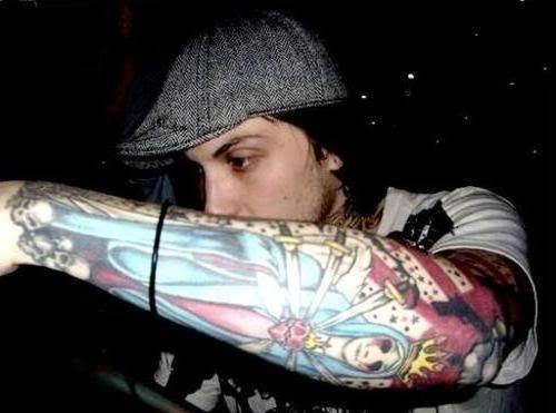 Frank Iero Tattoo Hes such a great inspiration Its the least I could do  to honor him frankierofingertattoos F  Finger tattoos Frank iero  tattoos Tattoos