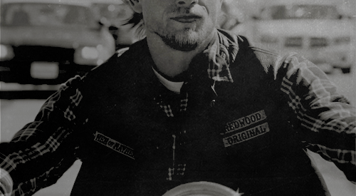 junkfucks:  one more drink, a nervous breakdown, then another war. on the blessed hell ride. 