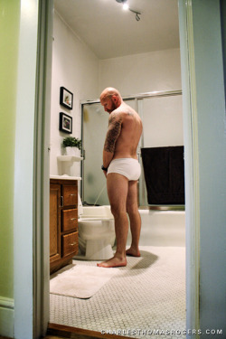 clothedpartiallyclothedmales:  http://clothedpartiallyclothedmales.tumblr.com/archive