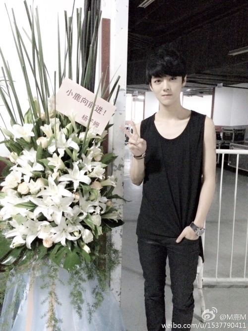 140920 Luhan Weibo Update: Really happy to hold a concert in my hometown, many fans came from far aw