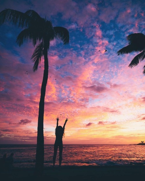 wanderloco: Magical sunset in Hawaii ☁️ Poipu  | chelseakauai   