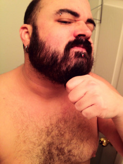 kabutocub:  Hmmm… Should I shave? 
