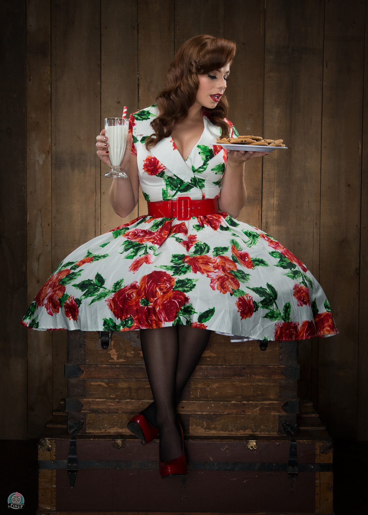 littleskullpinup:  Milk &amp; Cookies | www.littleskull.net model: Lou-Lou Lexi