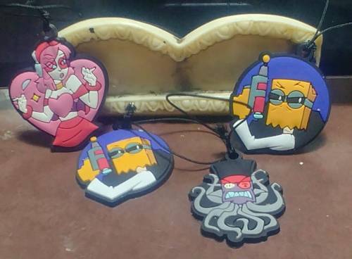 nightfurmoon:  Vuala, a Mexican company that produces sweets, is doing a promotion with Villainous! Each package contains either a keychain or a standee! There are 10 standees and 20 keychains in total.So far they’re only being sold in CDMX, but soon