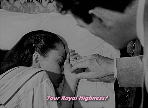 pinkballerinas:  AUDREY HEPBURN and GREGORY PECK in ROMAN HOLIDAY (1953)   Cute 🥰