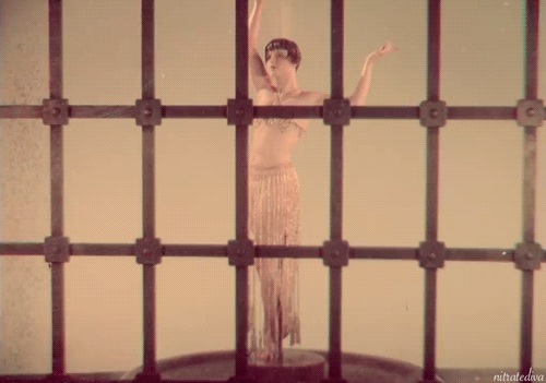 Recently rediscovered early Technicolor footage of Louise Brooks in The American Venus (1926). 