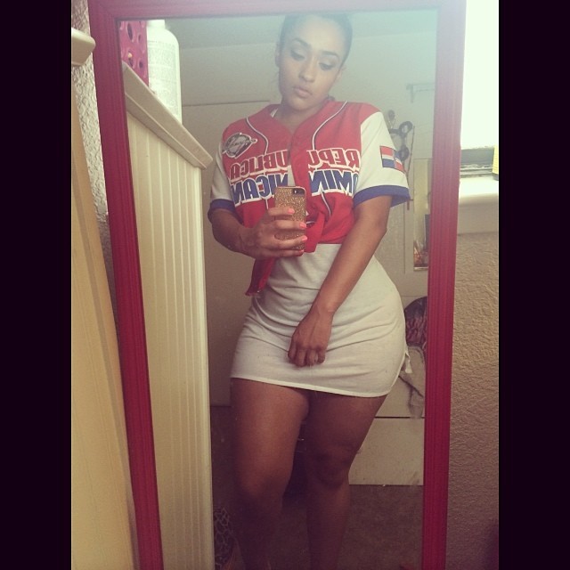 handsonexperiencexxx:  sexbooksandvacations: IG: quinniethep00h       (via TumbleOn)