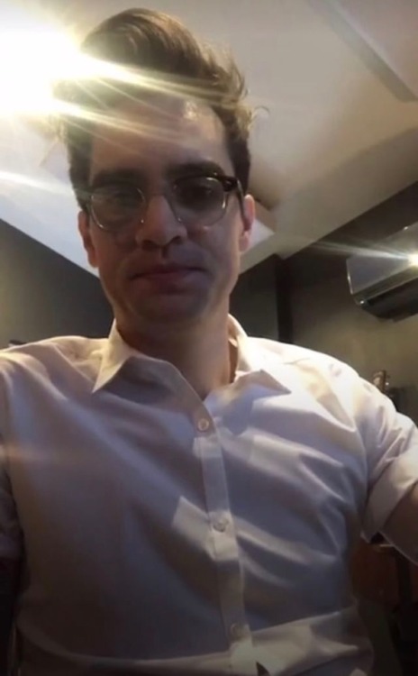 hewrotesins:Brendon Urie’s Livestream 10/12/17