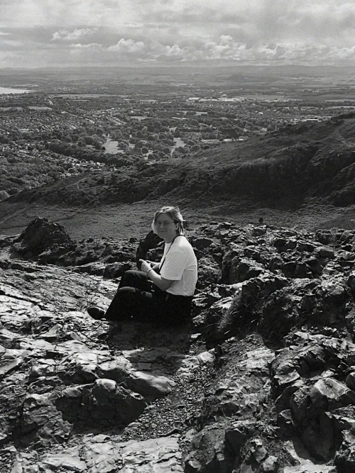 Climbed up Arthur’s Seat n it was pretty glorious! First thing in the morning we had it almost entir