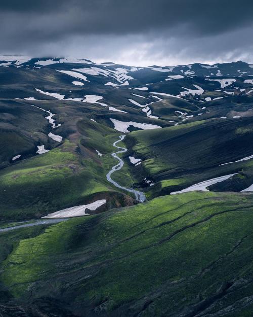 oneshotolive:  Highlands of Iceland [1080x1350][OC] IG @holysh0t 📷: holy-shot 