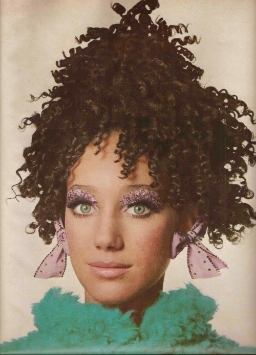 kitsunetsuki:Irving Penn - Marisa Berenson Wearing Earrings by Charles Elkaim (Vogue 1967)