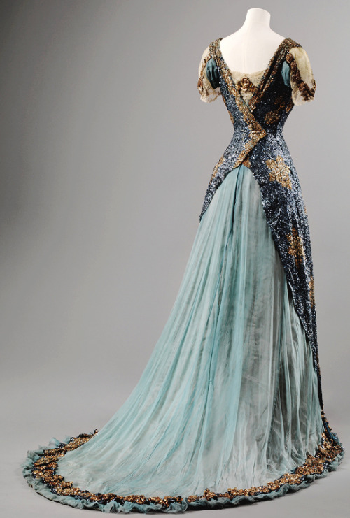 vintagegal:  Gala Dress c. 1905 - 1910