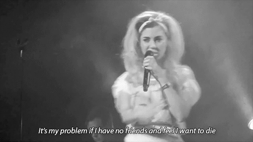marina-del-cyrus:  Marina, Miley and Lana Blog