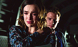 agentverbivore:Fitz seeking out & comforting Simmons             1x13 & 2x11 (deleted scene)