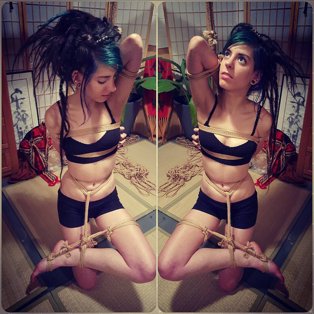 therealakairyuu:  Two of one. Learning Teppou from #Hebari. | Model: @cyanideburns,