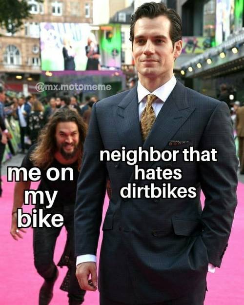 motomemesblog: Who has neighbors like this?