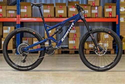 aces5050:(via Identiti Mettle enduro bike gets a modern long & slack geometry overhaul - Bikerum