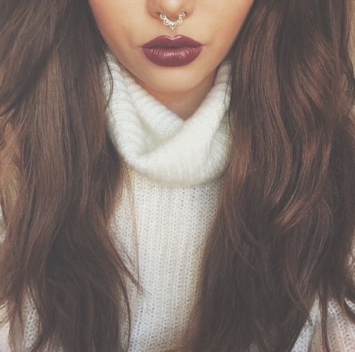 la-bas-rouge:  FOLLOW BACK http://la-bas-rouge.tumblr.com/ 
