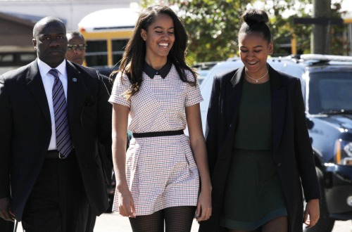 Malia Obama in Band of Outsiders PF14 top and skirt. 