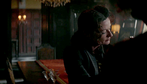 ladyofriverrun: In the meantime I drink and make friends