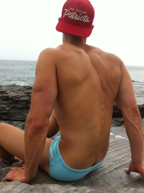 jockdays:  Active porn blog! I check out ALL new followers :)
