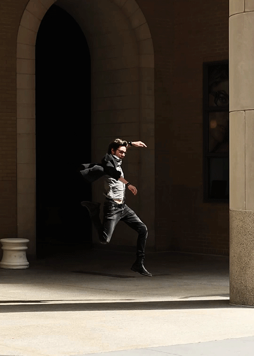 ohthentic:  littlelimpstiff14u2:  Romain Laurent some new ( Loop Portraits )   