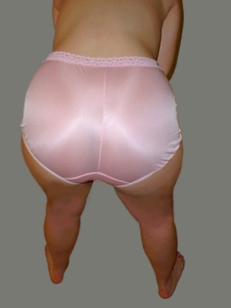 nylonpantie1:  pantytimes: Sweet pink panties   Like pink