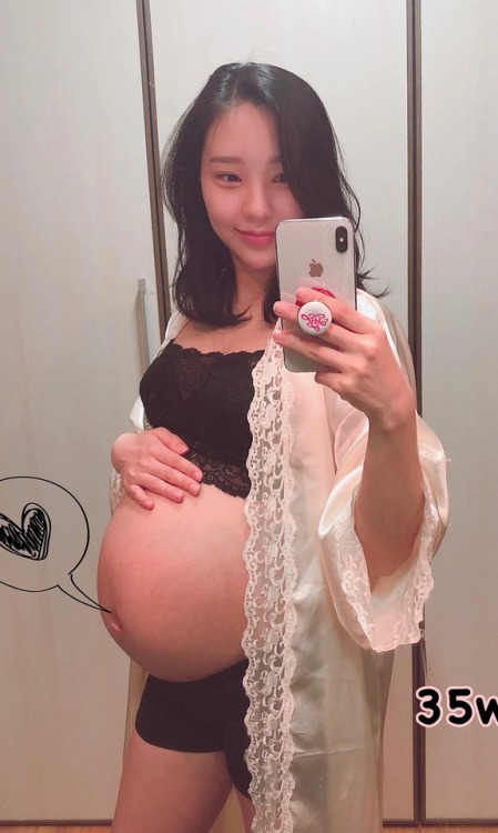 pregnantasianperfection: sexy~  