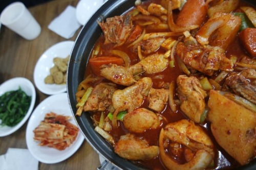 Spicy Chicken Stew 닭볶음탕 &amp; Fried Rice 볶음밥목포집, Sinsadong