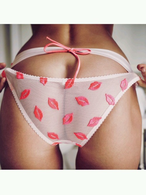 sex-exposed:Enjoy ^_^  Fantastic ass. I want those panties. 