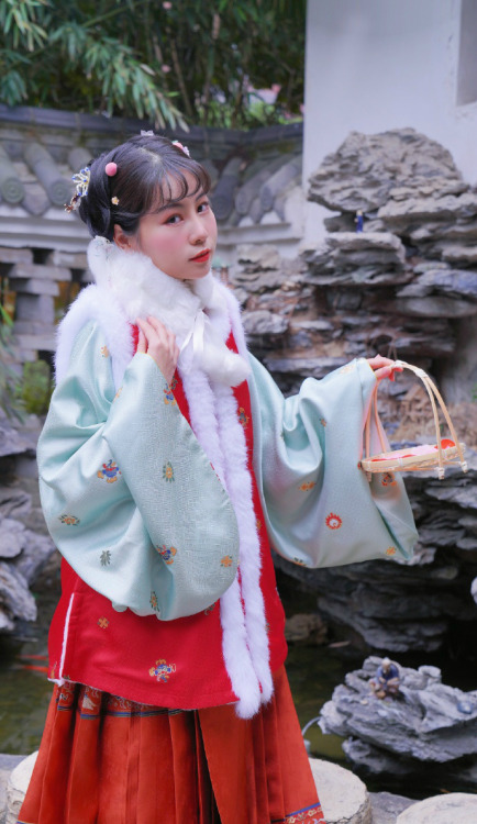 hanfugallery:chinese hanfu by 子衣明堂