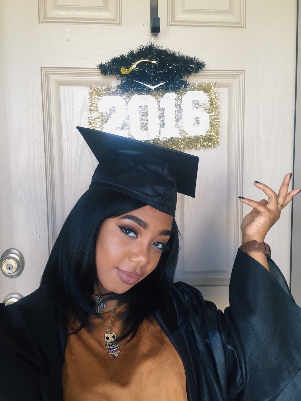 goldendeee:  ohmylegz:  bootyneedslovin:  black excellence! I made it out of highschool