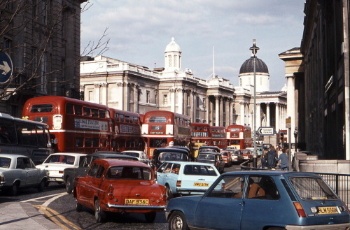 Trafalgar Square traffic jam, April 1976 (by David Rostance)