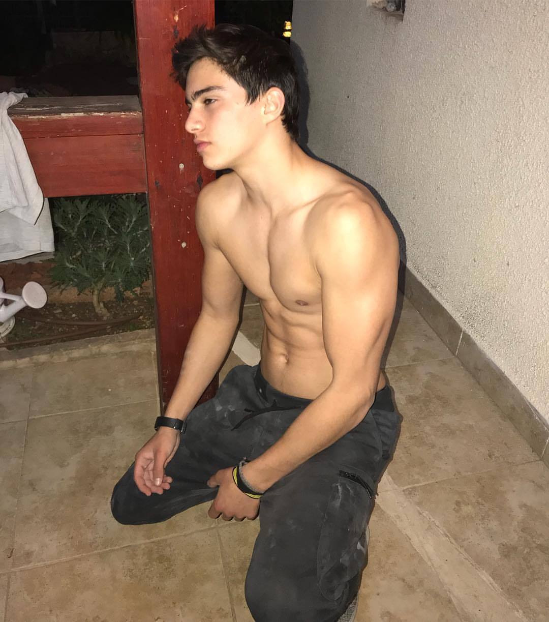 doitbro:  I tried to resist putting my knees to the ground. It wasn’t easy, but