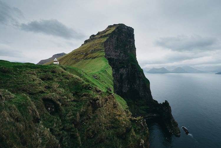 mymodernmet:  Travel Photographer Reveals the Dreamlike Tranquility of the Desolate