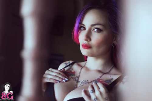 beautifulgirlsmakemesuicidal:  Fernanda Suicide 