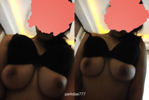 parkdae777: 젖이 출렁 거림을  밑에서 박히며 보는걸 즐깁니다. 옷도 다 벗긴것 보단 입혀놓고 하는걸 즐기구요. 저같이 젖매니아 아닌 분들은 별로 겠지만요..