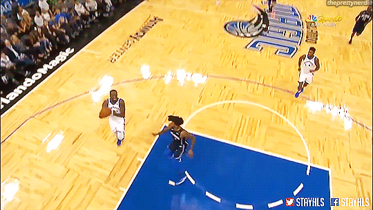 prettynerdieworks:  Curry/Green/Bell with the best play of the game        Golden
