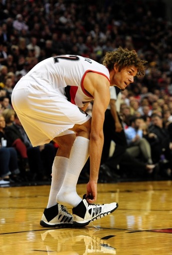shoeburst:  Robin Lopez size 20US 
