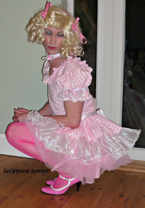 sissymaids:  Lifestyle sissy lucy profiles.birchplace.com/lucyforfun  Nice