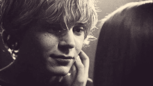 karlrincon:   Happy 28th Birthday Evan Peters. 